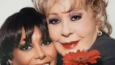 Aseguran que Alejandra Guzmán hereda lujoso adorno de su madre Silvia Pinal: "Vale millones" Aseguran que Alejandra Guzmán hereda lujoso adorno de su madre Silvia Pinal: "Vale millones"