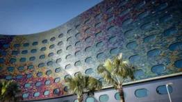 Universal inaugura hotel temático del cosmos en Orlando