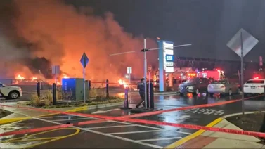  ¡Última Hora!  Avión se estrella cerca del Roosevelt Mall en Filadelfia