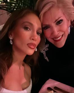 Mamá de Jennifer López se roba todas las miradas a los 80 años