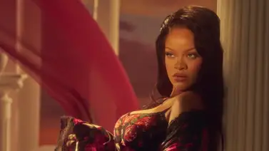 Rihanna comienza el 2026 posando en lencería roja ¡Mírala! Rihanna comienza el 2026 posando en lencería roja ¡Mírala!