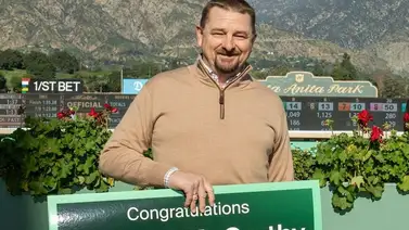 Stark Contrast brinda la victoria 500 a Michael McCarthy al dominar el Eddie Logan stakes en Santa Anita Stark Contrast brinda la victoria 500 a Michael McCarthy al dominar el Eddie Logan stakes en Santa Anita