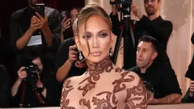 Jennifer López con pronunciadas transparencias en Los Globos de Oro 2026 Jennifer López con pronunciadas transparencias en Los Globos de Oro 2026