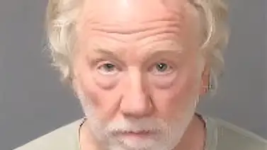 Actor de Hollywood se entrega a las autoridades por denuncia de acoso sexual a menores Actor de Hollywood se entrega a las autoridades por denuncia de acoso sexual a menores