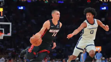 Grizzlies sin interés alguno en buscar a Tyler Herro mediante un traspaso Grizzlies sin interés alguno en buscar a Tyler Herro mediante un traspaso