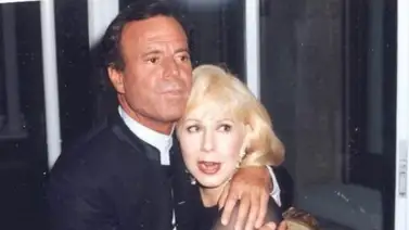 Cristina Saralegui le declara amor a Julio Iglesias, tras señalamientos de abuso Cristina Saralegui le declara amor a Julio Iglesias, tras señalamientos de abuso