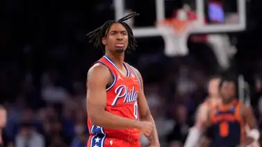 Tyrese Maxey alcanza la "zona Curry" en la NBA Tyrese Maxey alcanza la "zona Curry" en la NBA