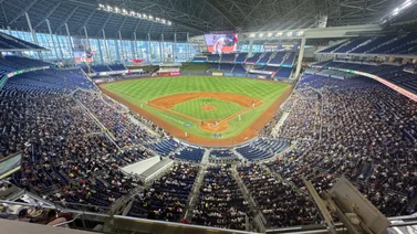 Serie del Caribe: ¡Sonó la samba! Así fue el espectacular ambiente en Miami para el duelo entre La Guaira y Curazao (+Video)