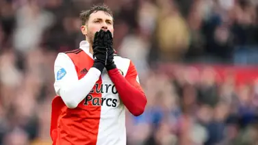 El mexicano Santi Giménez fuertemente criticado por su falta de gol en los últimos partidos: "Muy malo con el balón" El mexicano Santi Giménez fuertemente criticado por su falta de gol en los últimos partidos: "Muy malo con el balón"