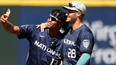 MLB: Mira el regalo que recibió Ronald Acuña Jr. de esta estrella de Grandes Ligas (+Foto)