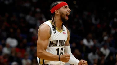 NBA: ¡Fiel a su estilo! Boricua José Alvarado se burla de Toronto Raptors con esta jugada insólita