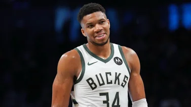 NBA: ¡Imparable! Giannis Antetokounmpo camina a la inmortalidad con este impactante récord