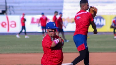 Quieren a su amuleto de regreso: Chevale se reencontró con sus amigos mexicanos