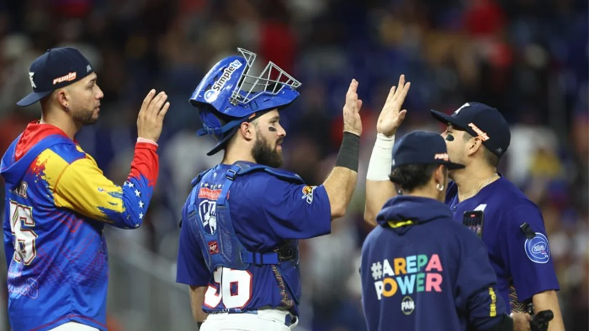 El brazalete de capitán de Morales del curso 2018-2019 - Museo Virtual  Levante UD