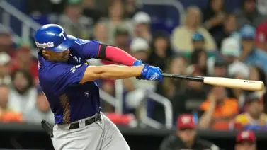 Serie del Caribe: ¡Otro "criollo" más! así celebra Leonardo Reginatto su título con Tiburones (+video) Serie del Caribe: ¡Otro "criollo" más! así celebra Leonardo Reginatto su título con Tiburones (+video)