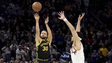 ¡Splash! La imposible jugada de Steph Curry para quitarle la victoria a Phoenix Suns (Video) ¡Splash! La imposible jugada de Steph Curry para quitarle la victoria a Phoenix Suns (Video)