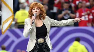 Ella es Reba McEntire, la responsable de cantar el himno en la final del Super Bowl 2024