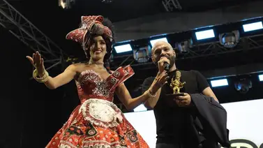 Omar Enrique recibe el “Congo de oro”, la máxima distinción del Carnaval de Barranquilla Omar Enrique recibe el “Congo de oro”, la máxima distinción del Carnaval de Barranquilla