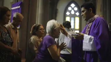 Miércoles de Ceniza: ¿Qué significado tiene el símbolo de la cruz en la frente? (+Video) Miércoles de Ceniza: ¿Qué significado tiene el símbolo de la cruz en la frente? (+Video)
