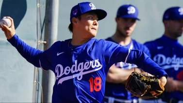 MLB: Yoshinobu Yamamoto afinó su brazo ante sus compañeros 