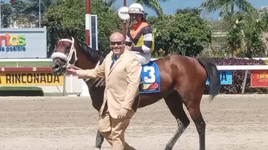 Daniela Runner en gran atropellada pegada al riel se llevó los honores en el Clásico Segula C Daniela Runner en gran atropellada pegada al riel se llevó los honores en el Clásico Segula C