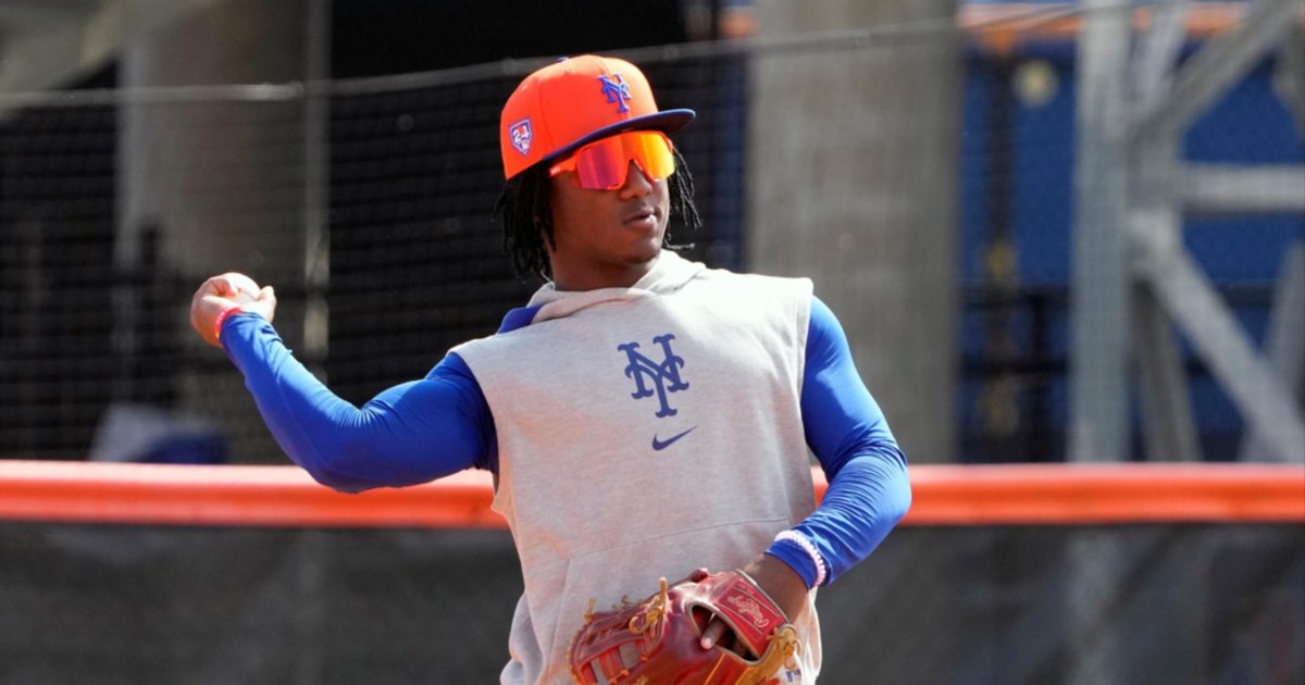 Formal dress!  Luisangel Acuña actually wears a New York Mets uniform (+Video)