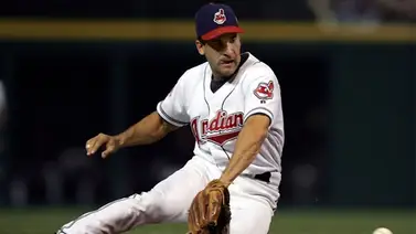 MLB: ¡Una leyenda! Mira cómo Omar Vizquel enseña a jóvenes peloteros MLB: ¡Una leyenda! Mira cómo Omar Vizquel enseña a jóvenes peloteros