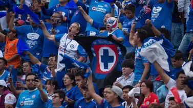 Liga MX: Mira cómo este aficionado de Cruz Azul es infiel en pleno juego Liga MX: Mira cómo este aficionado de Cruz Azul es infiel en pleno juego