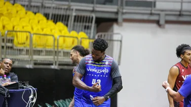 ¿Dónde está jugando Néstor Colmenares previo al partido de la selección de baloncesto? 