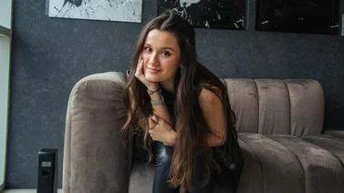 Joaquina, hija de Camila Canabal, se hace escuchar en la serie "Zorro" (+Video)