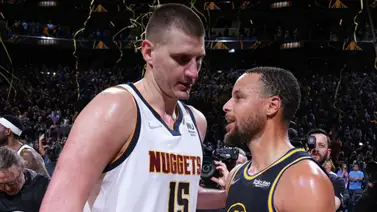 NBA: ¡Qué espectáculo! La insólita clavada de Nikola Jokic por encima de Stephen Curry (+Video) NBA: ¡Qué espectáculo! La insólita clavada de Nikola Jokic por encima de Stephen Curry (+Video)