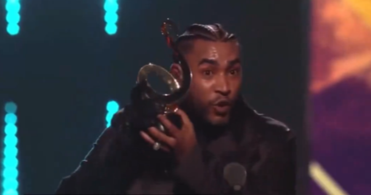 Don Omar “El Rey del Reguetón” recibe el Premio Lo Nuestro Ícono Global