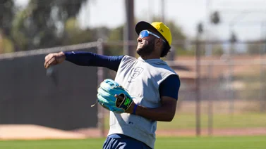 MLB: ¡A debutar! Esta estrella venezolana está en el primer juego de Milwaukee en el Spring Training