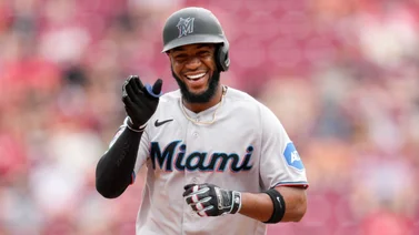 MLB: El dominicano Bryan De La Cruz tiene una tarde perfecta en su debut en el Spring Training (+Video)