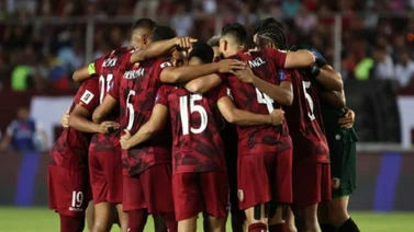 La nueva piel Esta sera la nueva camiseta de la Vinotinto Video