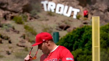 MLB: Mike Trout ahora tiene un letrero como el de Hollywood pero con su apellido (+Video)