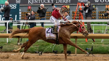El venezolano Sonny Leon lleva esta monta en clasificatoria al Kentucky Derby