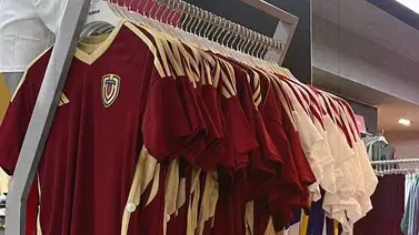 Así fue el primer día de venta de camisetas de la Vinotinto (+ Video) Así fue el primer día de venta de camisetas de la Vinotinto (+ Video)