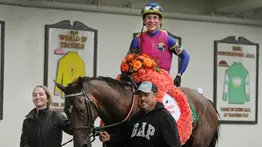 Junior Alvarado monta de nuevo a la campeona dosañera este sábado