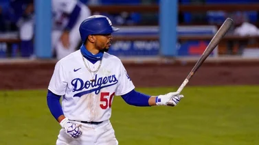 MLB: Mookie Betts enseña cómo se rompe un juego sin hits ni carreras (+Video)