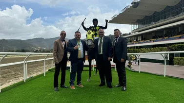 Jockey con experiencia internacional gana su primera carrera en La Rinconada