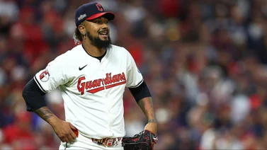 MLB: ¿Logrará Emmanuel Clase emular la hazaña de este venezolano?