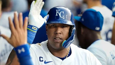 MLB: Salvador Pérez da un gran salto en el top-100 de jugadores en las Grandes Ligas