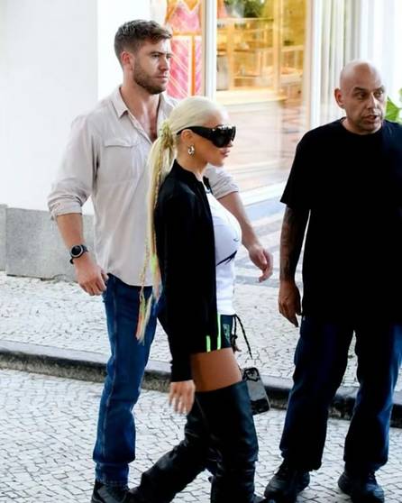 Christina Aguilera presume diminuto short en Brasil 