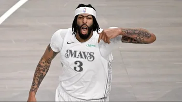 NBA: ¿Salió mal el negocio? Anthony Davis se lesiona en su debut con Dallas Mavericks