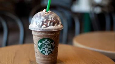 Starbucks está ofreciendo un café gratis a los fanáticos que se desvelaron viendo el Super Bowl