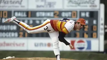 MLB: Nolan Ryan protagonizó insólitos momentos como estos camino al Salón de la Fama MLB: Nolan Ryan protagonizó insólitos momentos como estos camino al Salón de la Fama