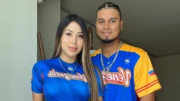 Esposa de Luis Arráez hace temblar a Instagram con su bikini
