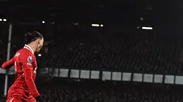 Premier League: Liverpool reescribe su historia con esta alineación (+video)