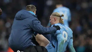 Susto en el Etihad Stadium con la rodilla de Erling Haaland Susto en el Etihad Stadium con la rodilla de Erling Haaland